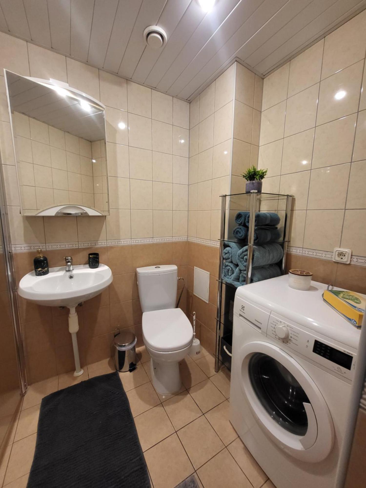 Long Holiday Apartment Kuressaare Buitenkant foto