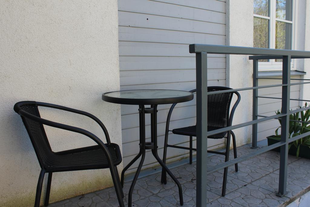 Long Holiday Apartment Kuressaare Buitenkant foto